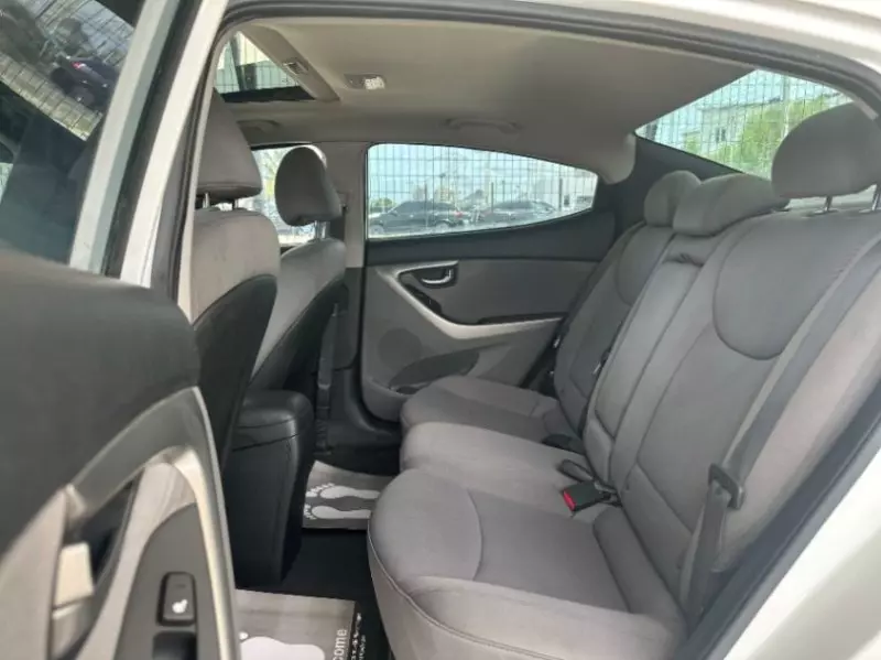 Hyundai Sonata   - 2012