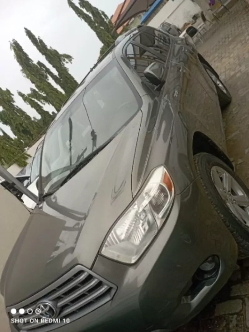 Toyota Highlander   - 2009