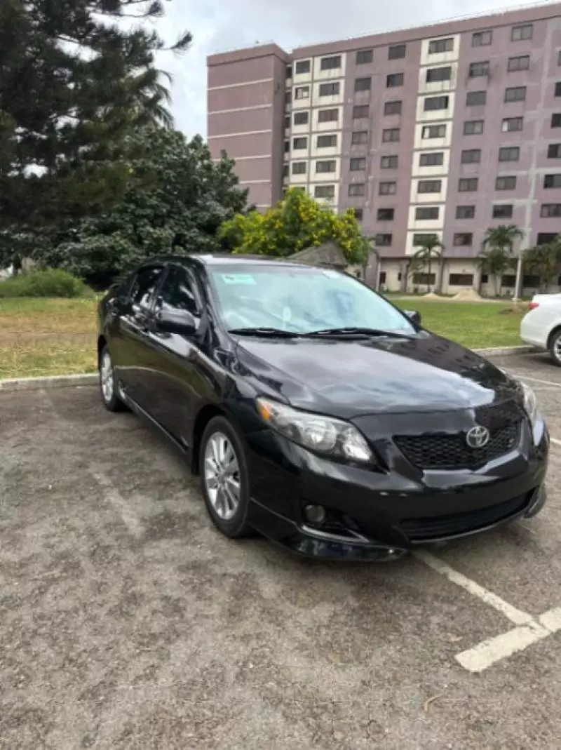 Toyota corolla   - 2010