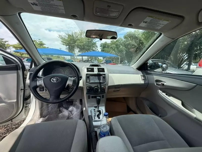 Toyota Corolla   - 2012