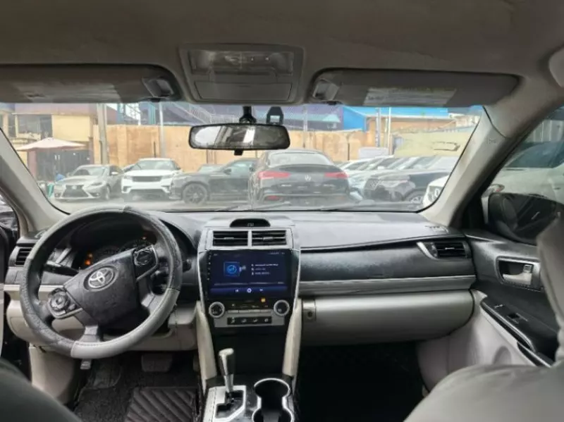 Toyota Camry   - 2012