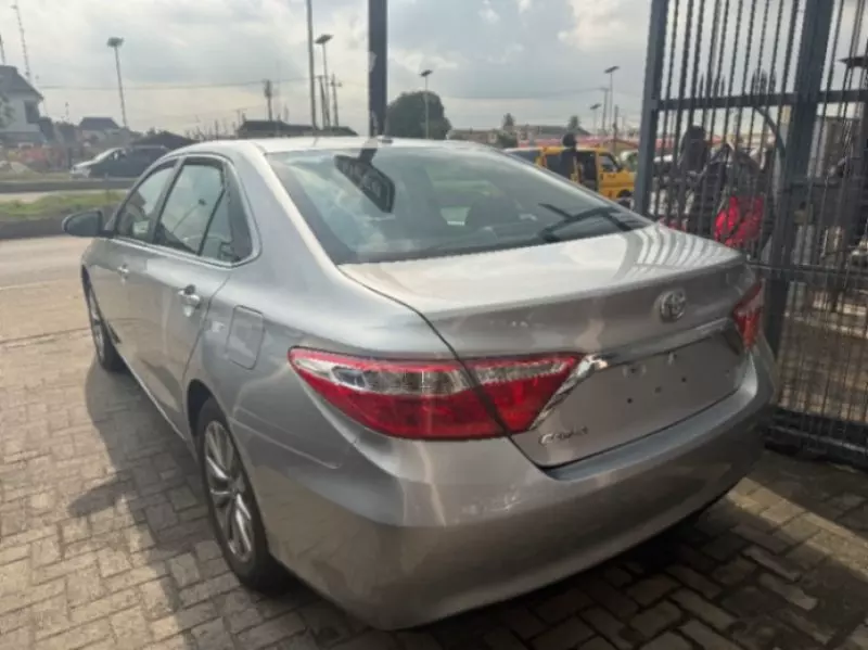 Toyota Camry   - 2017