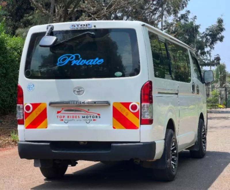 Toyota Hiace   - 2014