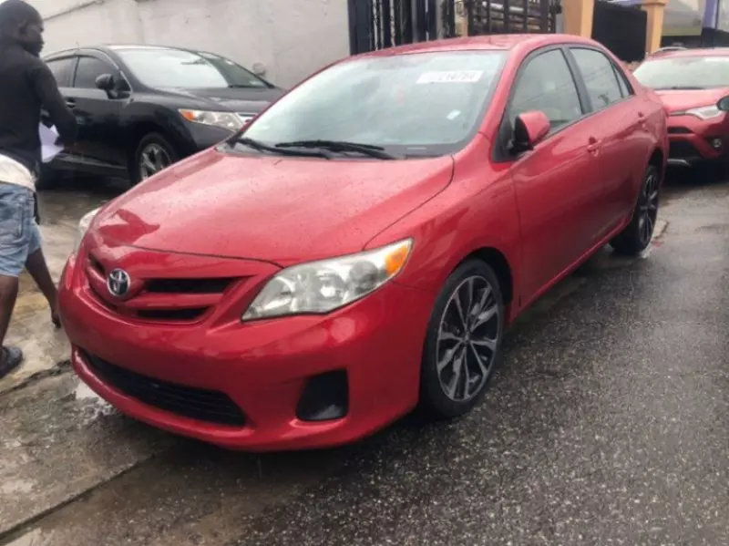 Toyota Corolla   - 2012