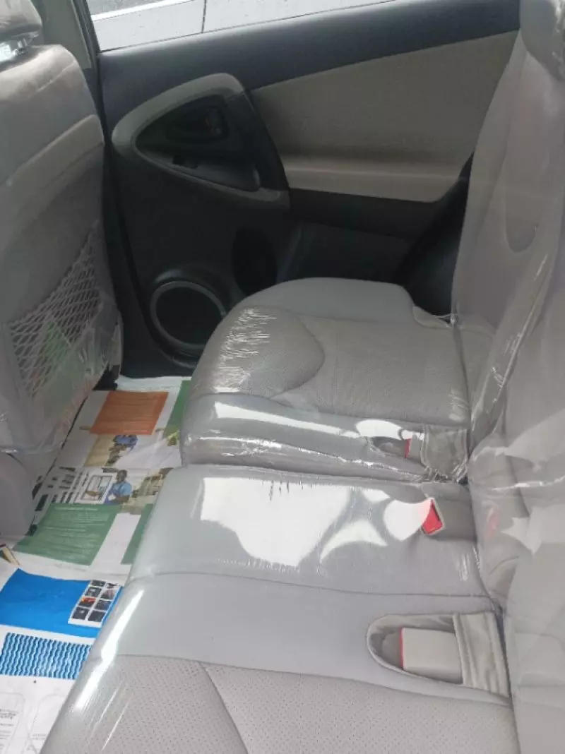 Toyota RAV 4   - 2010