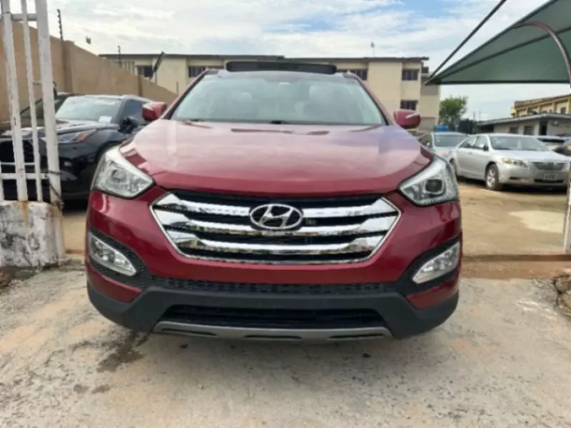 Hyundai Santa Fe   - 2013