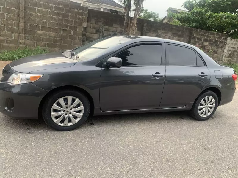 Toyota corolla   - 2012