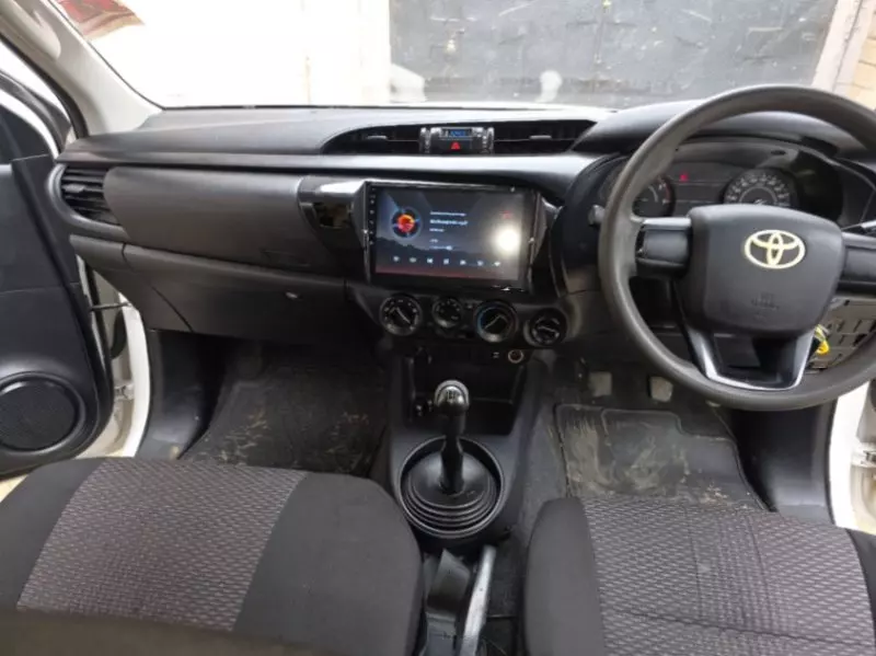 Toyota Hilux   - 2019