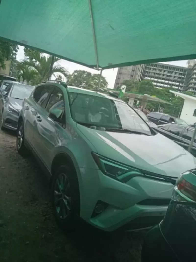 Toyota RAV4   - 2017