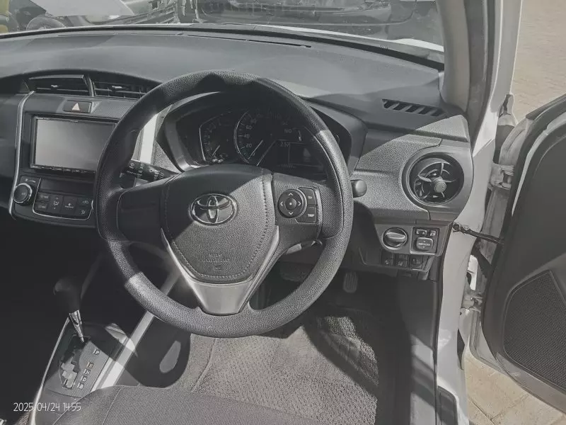 Toyota Fielder hybrid    - 2018