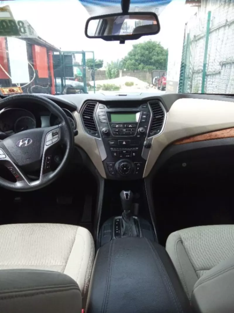Hyundai Santa Fe   - 2013