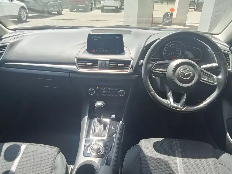 Mazda Axela    - 2018