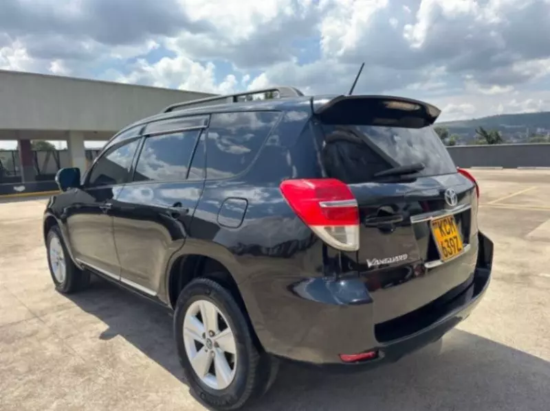 Toyota Vanguard    - 2010