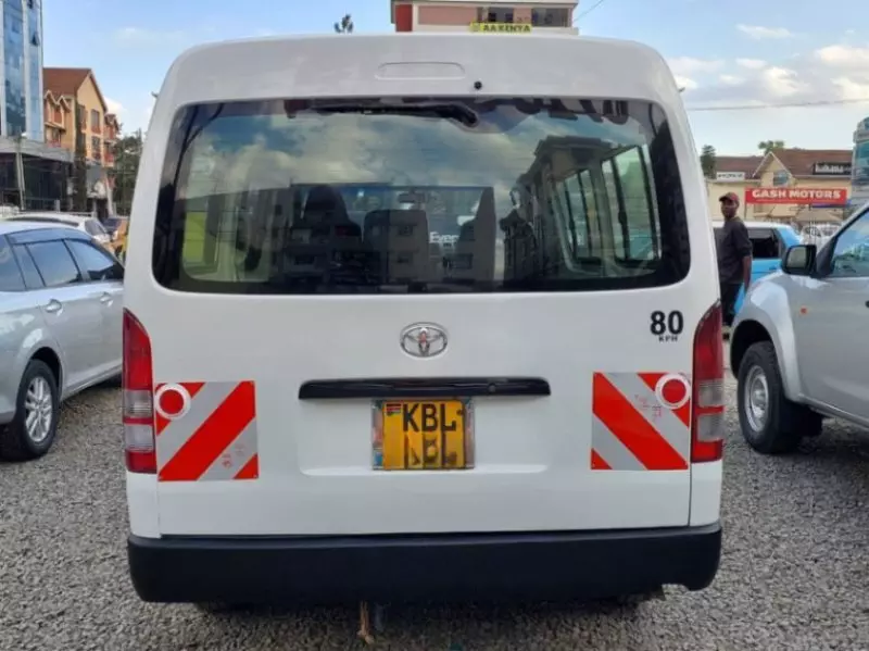 Toyota Hiace   - 2010