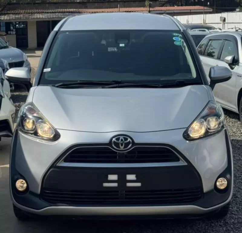 Toyota Sienta   - 2018