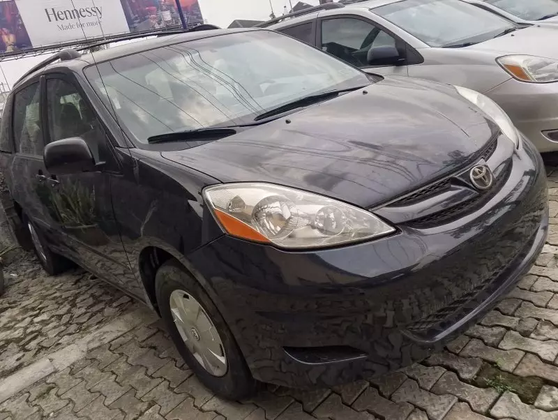 Toyota Sienna   - 2008