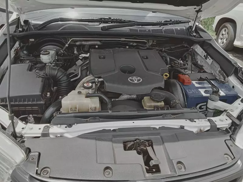 Toyota Hilux   - 2016