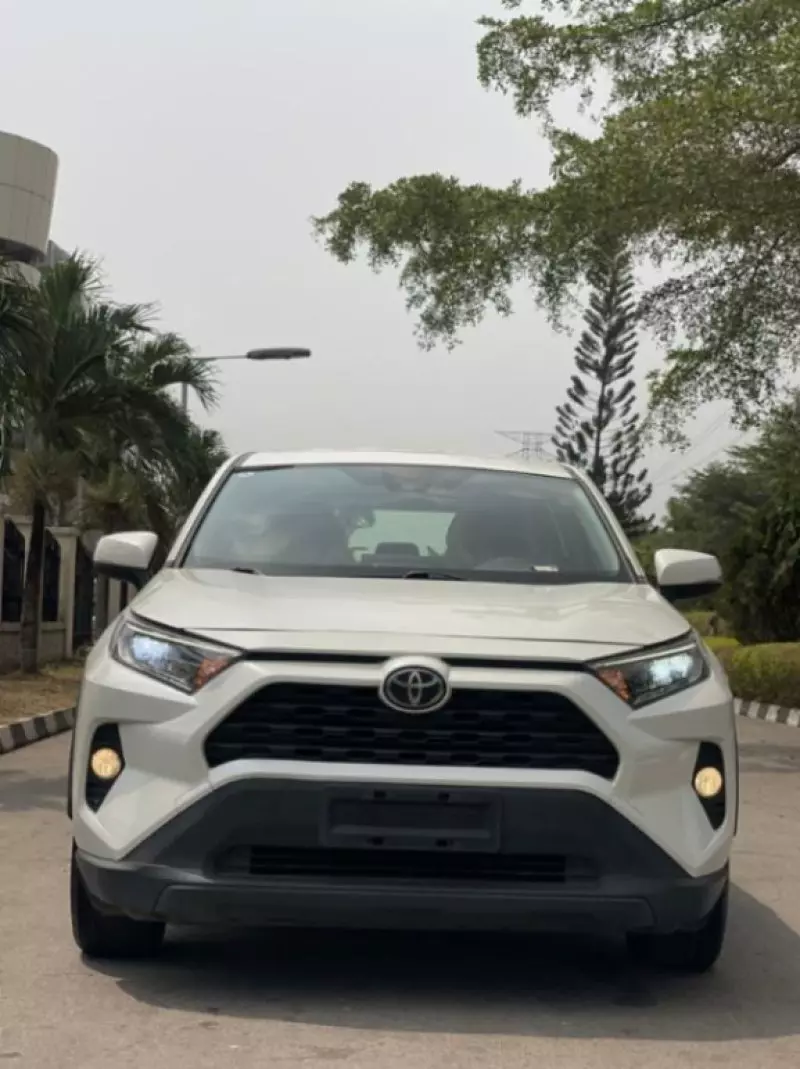 Toyota RAV 4   - 2021