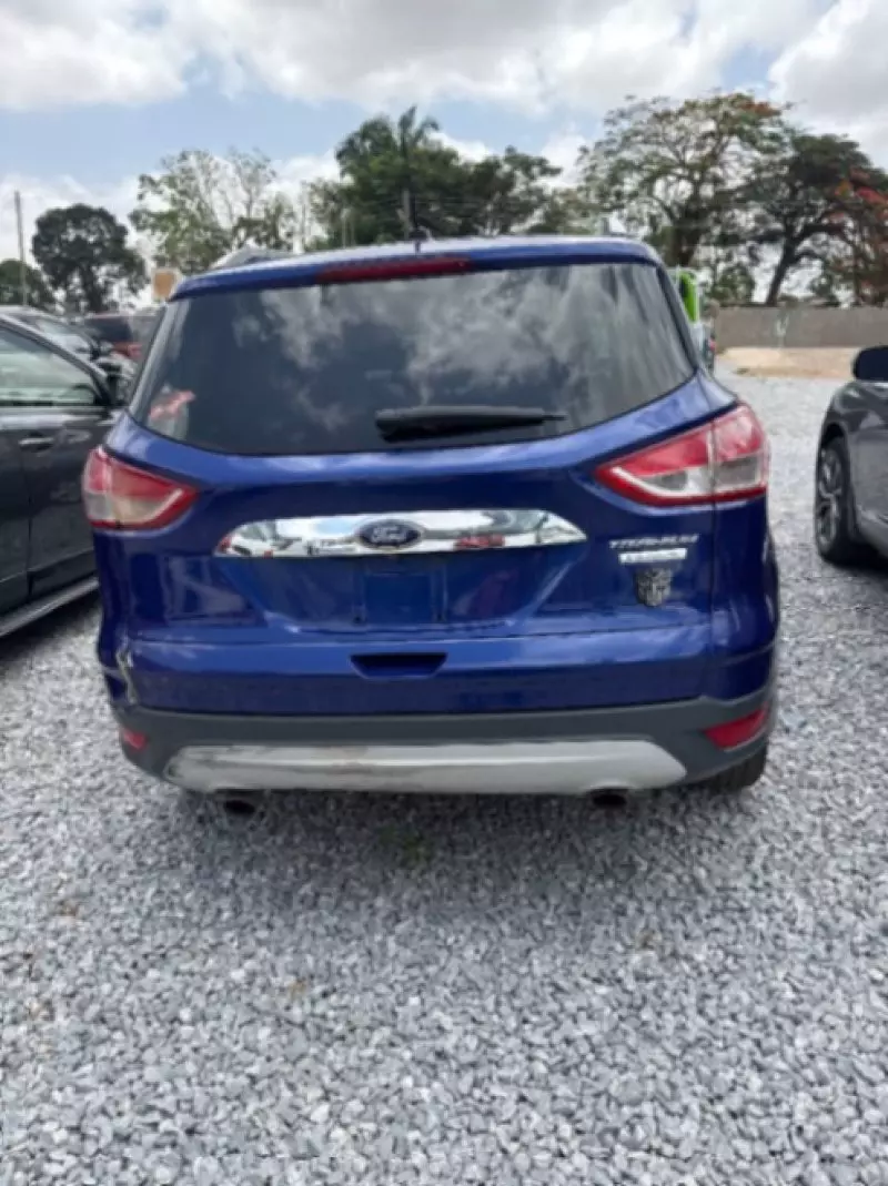 Ford Escape   - 2015