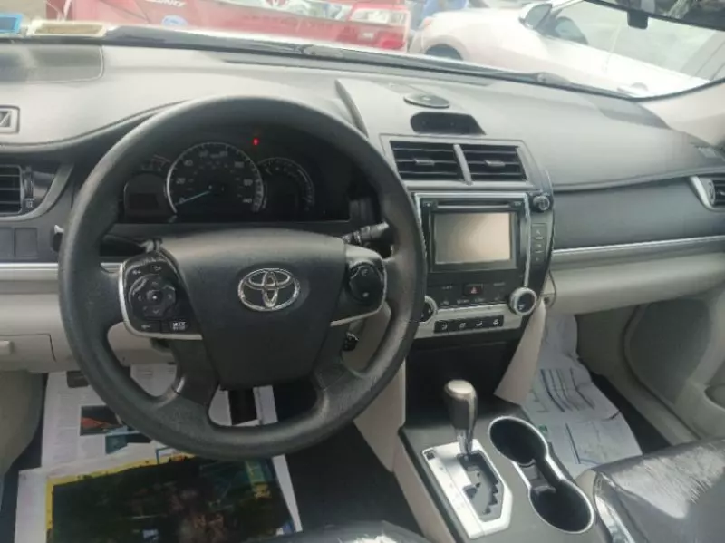 Toyota camry   - 2012