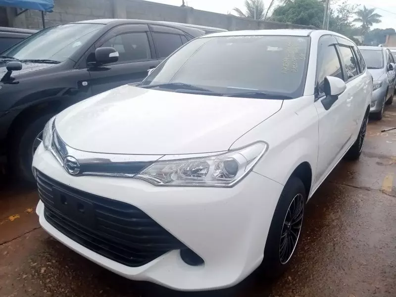 Toyota Fielder    - 2013