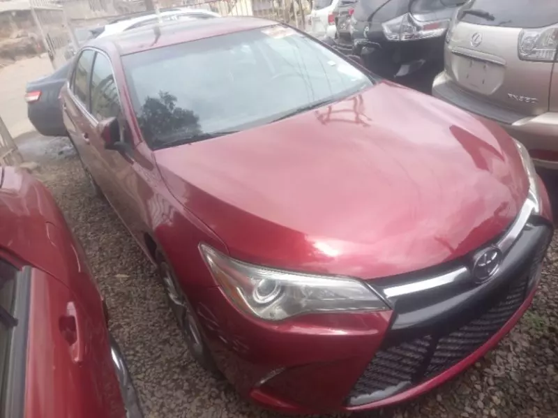 Toyota Camry   - 2016