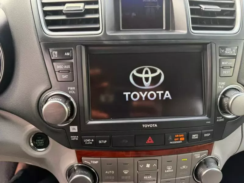 Toyota Highlander   -