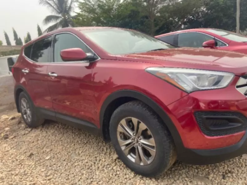 Hyundai Santa Fe   - 2013