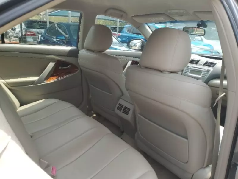 Toyota Camry   - 2011