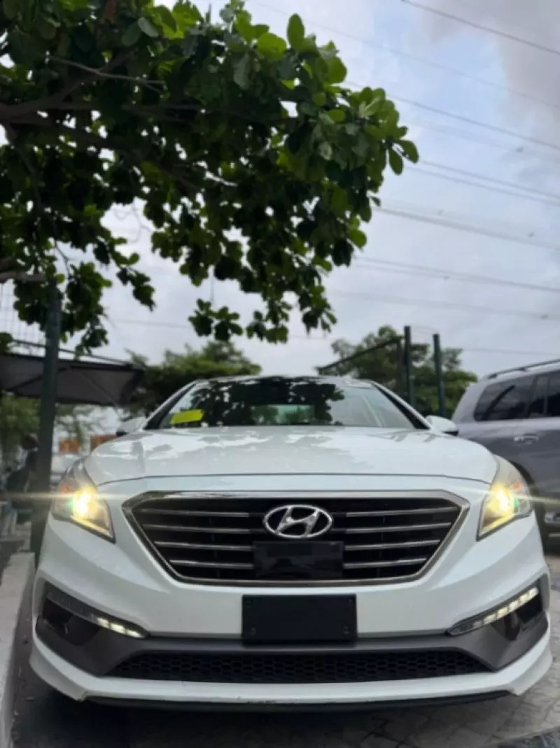 Hyundai Sonata   - 2015