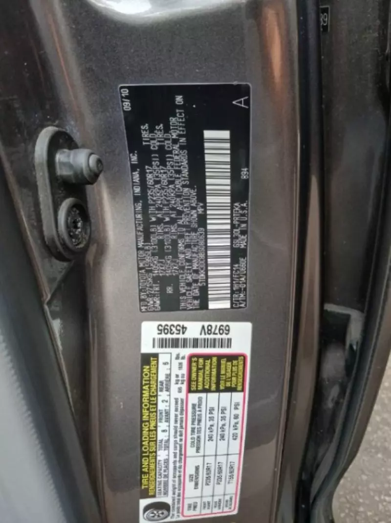 Toyota Sienna   - 2011