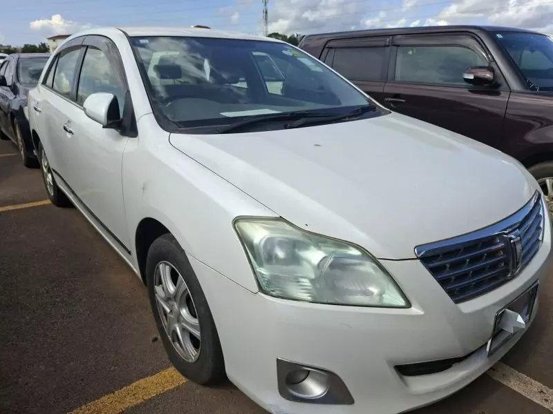 Toyota Premio    - 2013