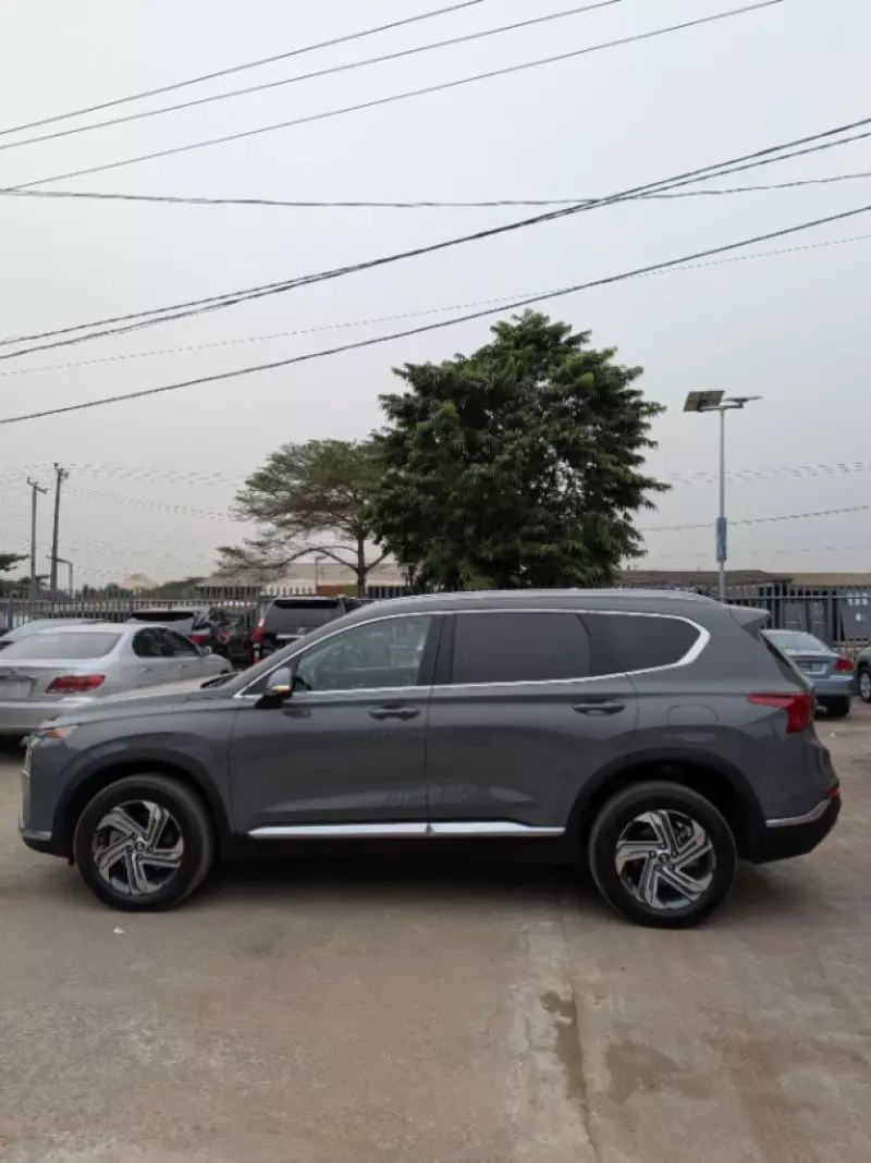Hyundai Santa Fe - 2023