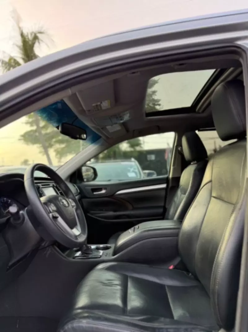 Toyota Highlander   - 2015