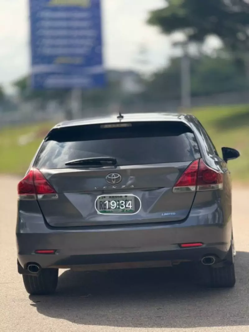 Toyota Venza   - 2013