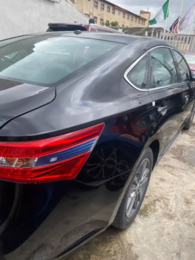 Toyota Avalon   - 2015