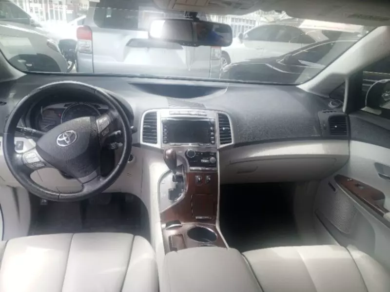 Toyota Venza   - 2012