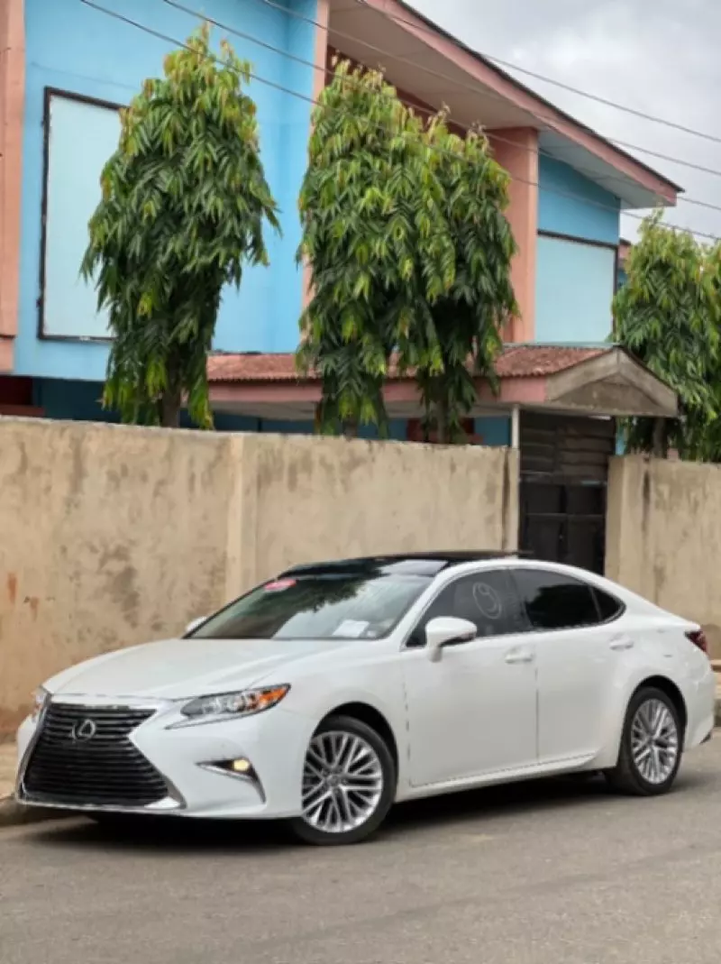 Lexus ES 350   - 2016