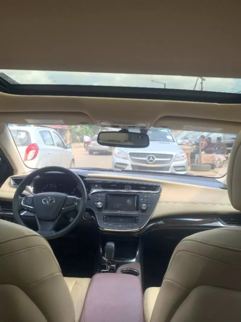 Toyota Avalon   - 2013