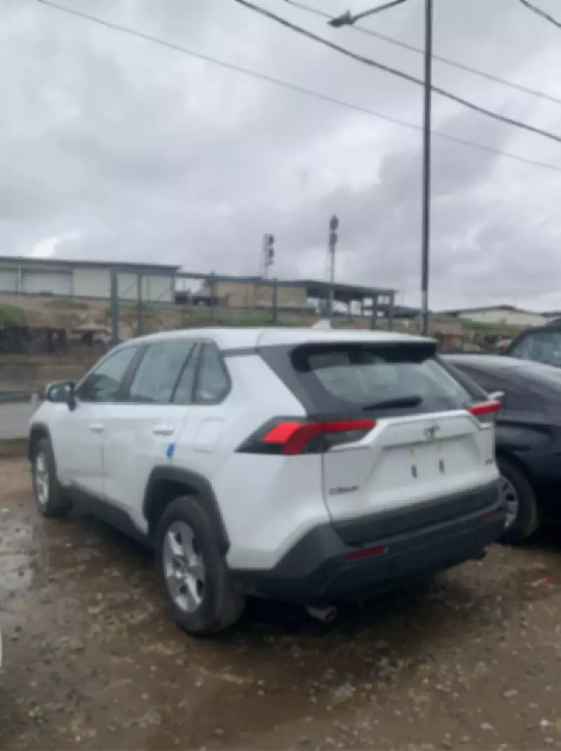 Toyota RAV 4   - 2022