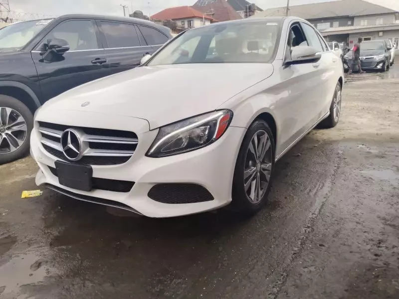 Mercedes-Benz C 300   - 2015