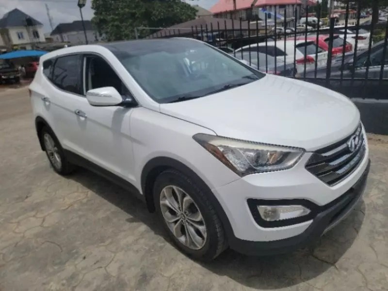 Hyundai Santa Fe   - 2014