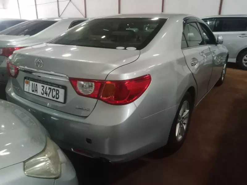 Toyota Mark X   - 2011
