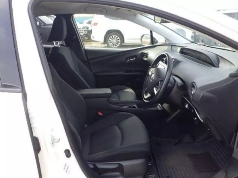 Toyota Prius   - 2018