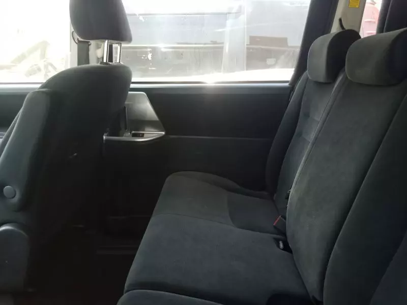 Toyota Noah   - 2011
