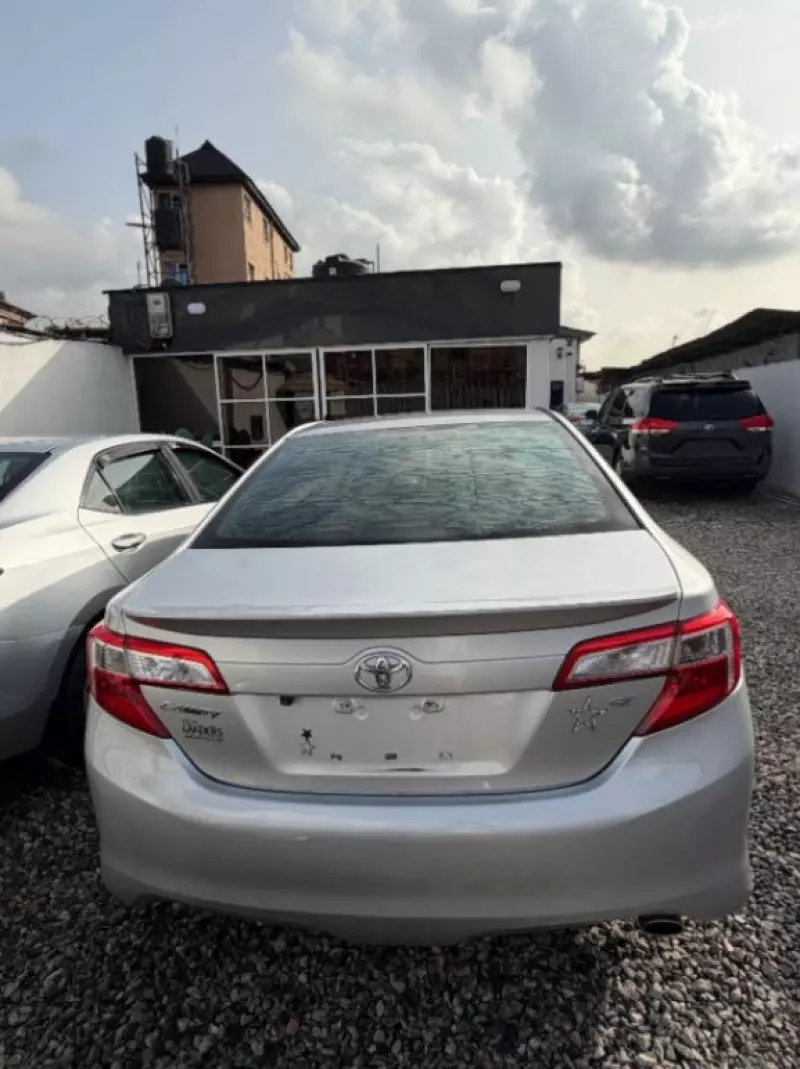 Toyota Camry   - 2013