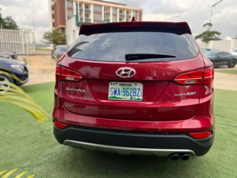 Hyundai Santa Fe   - 2013