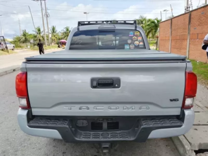 Toyota Tacoma   - 2018