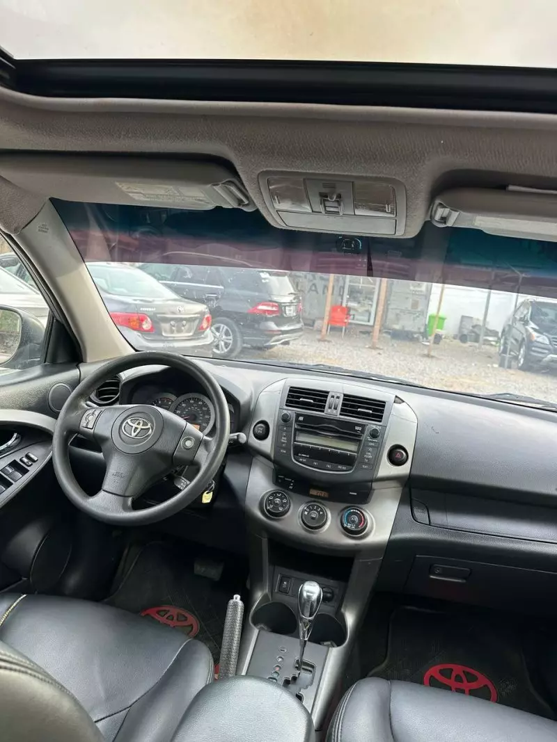 Toyota RAV 4   - 2009
