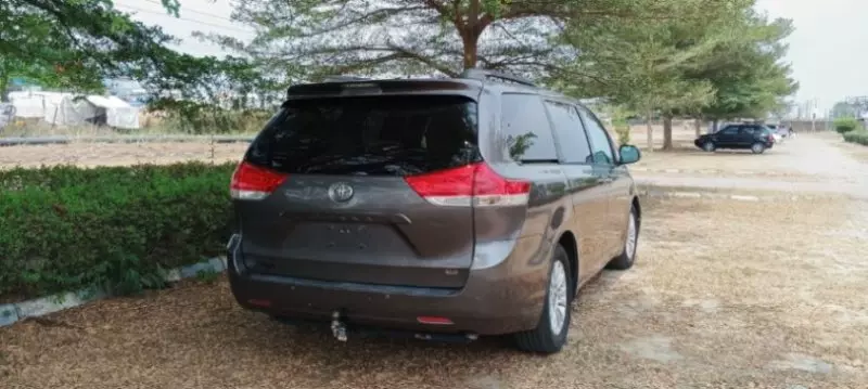Toyota Sienna   - 2014